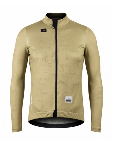 Chaqueta ciclista beige sobre fondo blanco.png